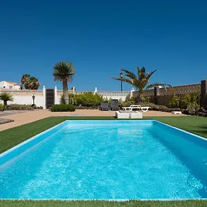  Apartamento Homeforguest With Pool And Terrace 1 Min From The
